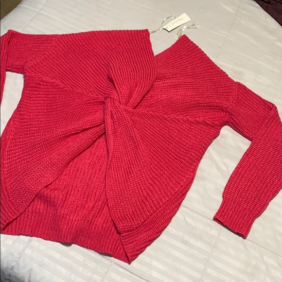 Francesca's Collections Sweaters - Francescas twist back knit sweater